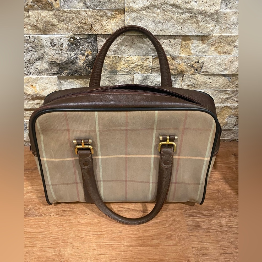 RARE!! Burberrys handbag - Picture 4 of 9